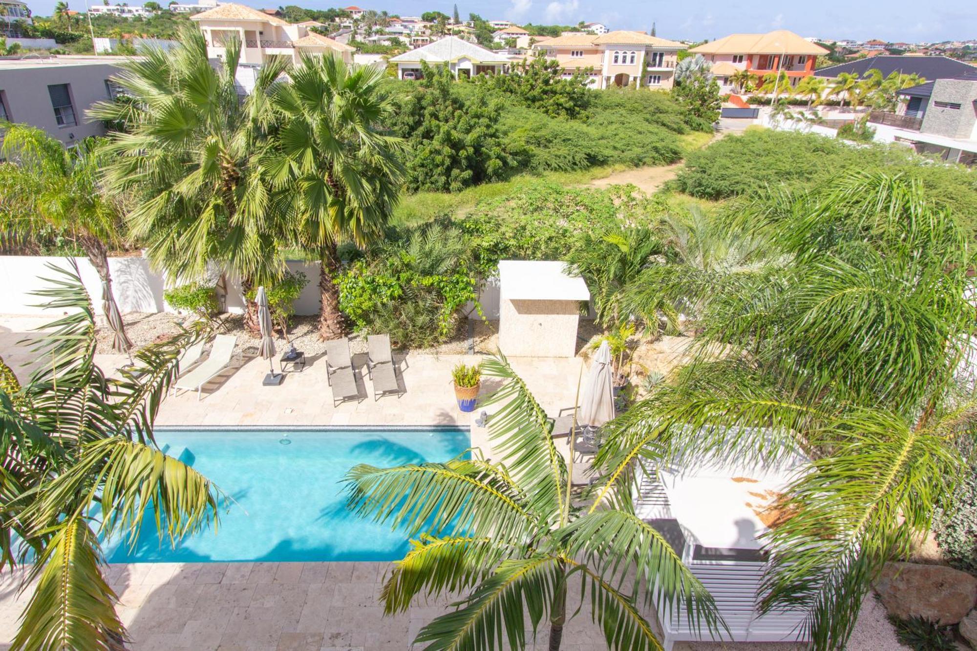 Goudhaen Luxury Private Apartments Jan Thiel Beach エクステリア 写真