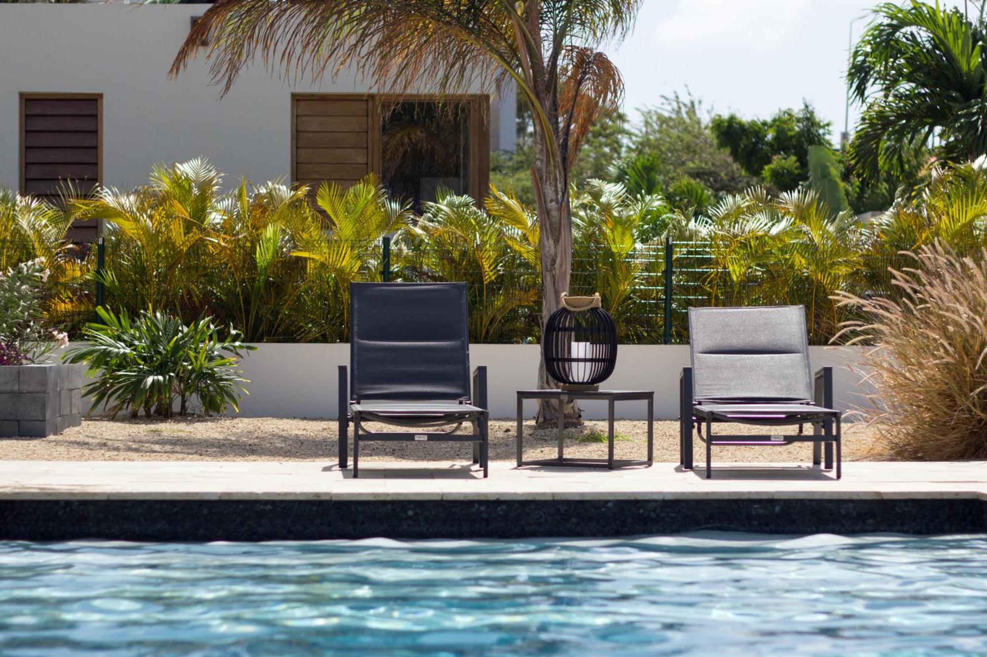 Goudhaen Luxury Private Apartments Jan Thiel Beach エクステリア 写真