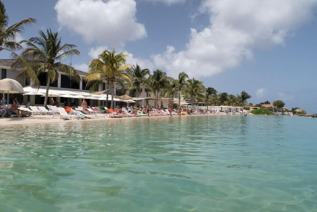 Goudhaen Luxury Private Apartments Jan Thiel Beach エクステリア 写真