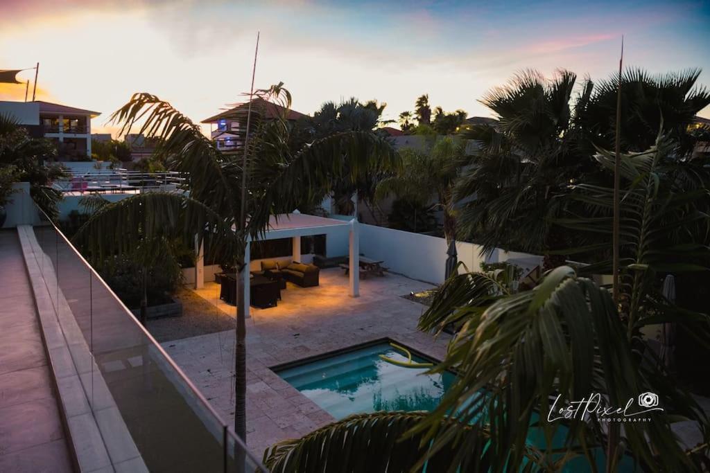 Goudhaen Luxury Private Apartments Jan Thiel Beach エクステリア 写真