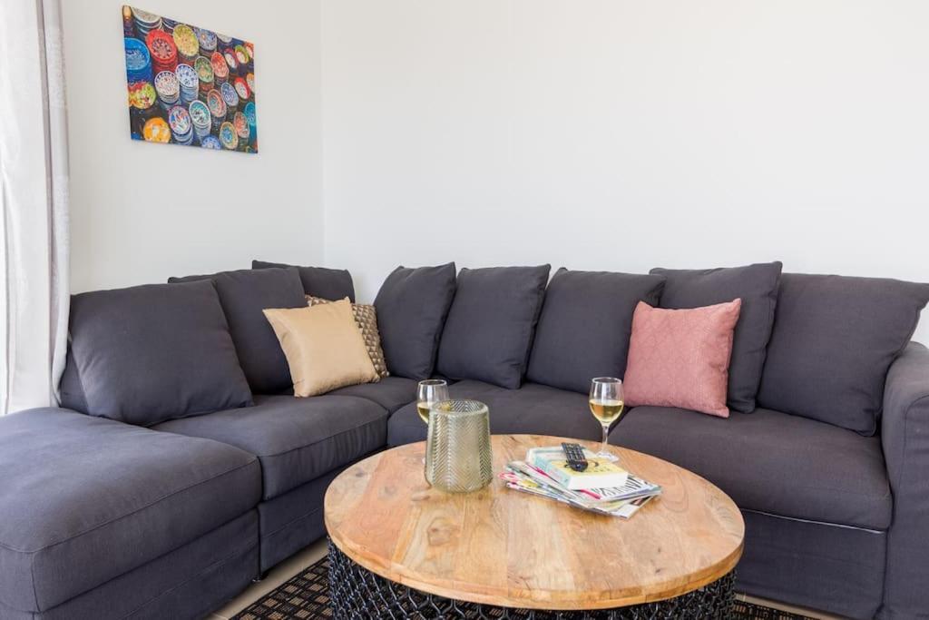 Goudhaen Luxury Private Apartments Jan Thiel Beach エクステリア 写真