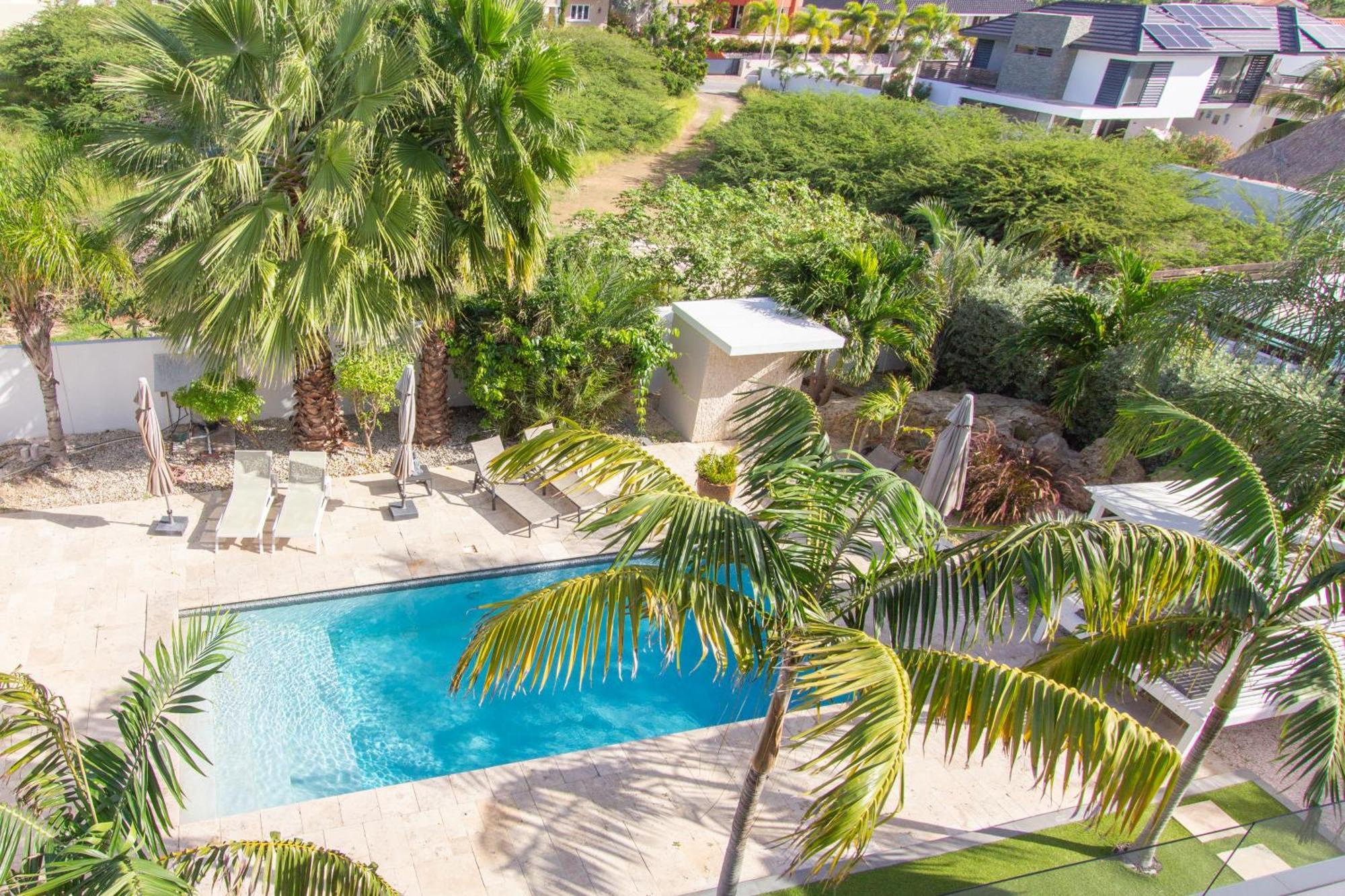 Goudhaen Luxury Private Apartments Jan Thiel Beach エクステリア 写真